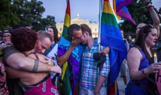 Автомобил се вряза в гей парад в Съединените щати