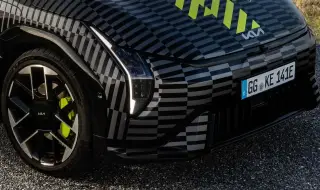 Kia показа за първи път наточената EV4 GT