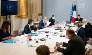 Париж прогнозира война в сърцето на Европа до 2030 г. и усилия на Китай да е първа световна сила до 2050 г.