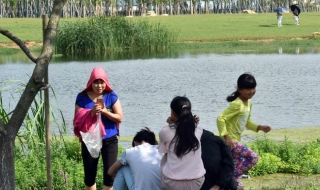 Китайско село се похвали с 39 двойки близнаци