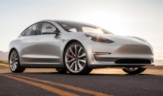 Tesla харчела по $6 на кола за реклама, Jaguar - по $3325
