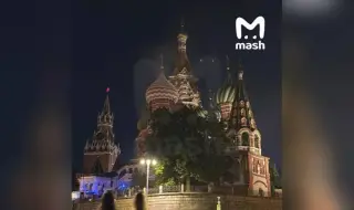 Пожар избухна в катедралата „Св. Василий“ в Москва