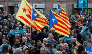 Испания поиска признаване на каталунския като регионален език