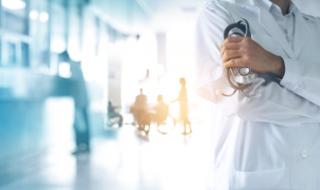 Студенти по медицина в COVID отделенията почти няма