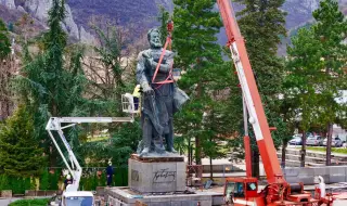 Hristo Botev monument dismantled in Vratsa 