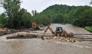 Възстановиха моста до с. Боровци над Бързия