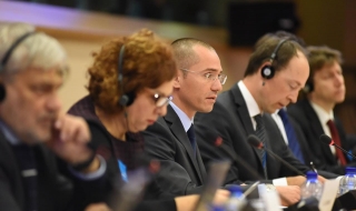 Евродепутати искат промяна на вредната политика на ЕК за мигрантите