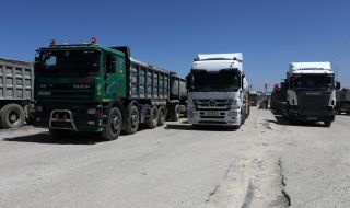 Тази нощ в Газа пристигнаха три камиона с хуманитарна помощ