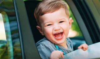 Защо трябва да се ползва детско столче в колата (ВИДЕО)