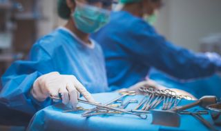 Присадиха ръце и лице на мъж (ВИДЕО)