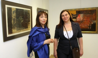 Две художнички представят "вкаменени спомени"