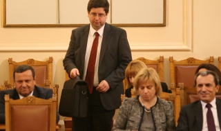 Чобанов оцени действията за КТБ като бързи, навременни и решителни ?