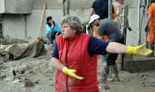 Училищата и детските градини в Аспарухово почистени от кал