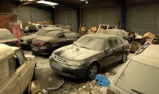 Откриха изоставен шоурум на Saab с над 20 коли (ВИДЕО)