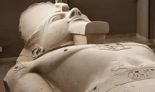 Липсваща половина от масивна статуя на Рамзес II е открита в Египет (СНИМКИ)