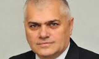 Радев: Не мога да си представя военните на границата да са без оръжие