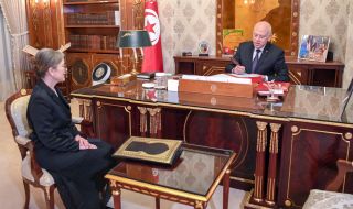 Тунис за първи път има жена за премиер