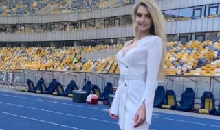 Украинска журналистка привлича мъжките погледи по стадионите