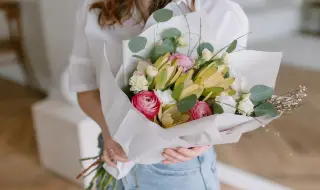 10 красиви цветя за 8 март: какво да подарим за Международния ден на жената