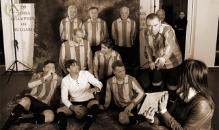 Легенди на Левски облякоха ретро екипи