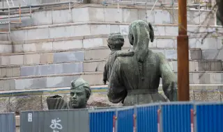 Дипломати срещу деконструкцията на Паметника на Съветската армия