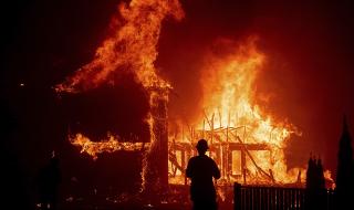 Огненият ад се завърна в Калифорния (СНИМКИ)