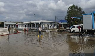 Осем са загиналите поради наводненията в Северозападна Турция
