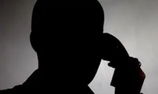 Телефонни измамници убеждават хора да теглят кредити и да внасят пари по „защитени сметки”