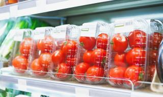 Защо доматите от магазина имат вкус на "пластмаса"?