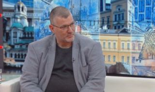 Проф. Георги Момеков: Майка ми се ваксинира с АстраЗенека, спокоен съм за нея