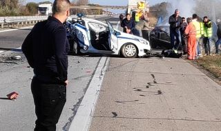Двамата полицаи, пострадали при катастрофата на АМ "Тракия", остават в болница