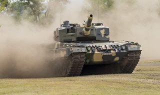 Испания праща на Украйна шест танка "Леопард"