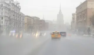 Потоп над Москва! Втори път за седмица порои наводниха руската столица (ВИДЕО)