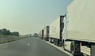 Спират тировете през прохода „Петрохан“
