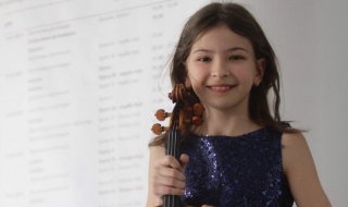 11-годишна цигуларка гостува на Новогодишния концерт в НДК