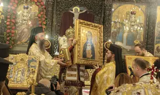 Пловдив посрещна копие на чудотворната икона "Света Богородица Победоносна"