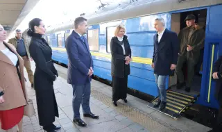 Гюров и министри от служебния кабинет са на посещение в Украйна