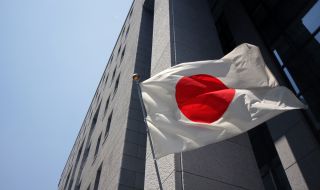 Японският министър на икономиката посети храма на японския милитаризъм 