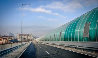 Отварят за движение обновеното пътно платно на моста над р. Въртопо