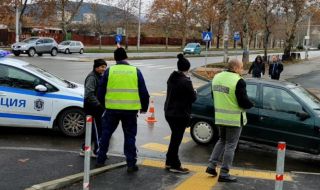 Автомобил удари жена на пешеходна пътека в Сливен