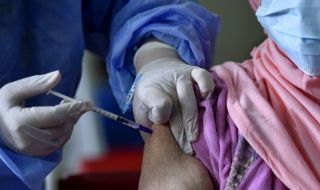 Дания пуска ваксинирани българи без тест за COVID-19