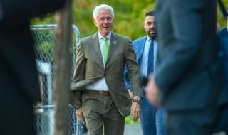 Ще може ли Бил пак да се радва на стажантки