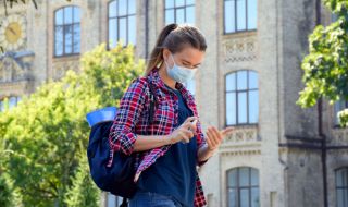 Западни университети намаляват критериите си заради пандемията