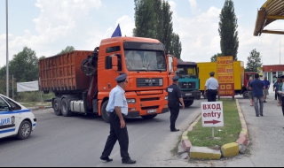 Изкупвачи на скрап блокираха границата с Турция