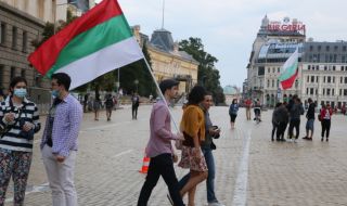 Мадлен Алгафари: Обществото приписва цялата отговорност на държавата