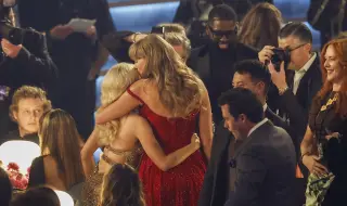 Нощ в Ню Йорк: Тейлър Суифт и Сабрина Карпентър събират всички погледи