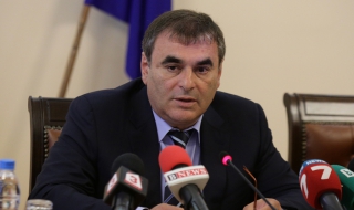 Папазов: Шефът на ВИП-а на летището е уволнен заради липса на реформи