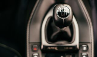 Aston Martin казва „чао“ на механичната трансмисия