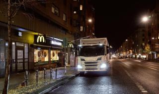 В Стокхолм вече снабдяват магазините през нощта – чисто и безшумно