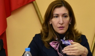 Ангелкова подкрепи идеята да се рекламираме с клип с Бандерас и Сталоун